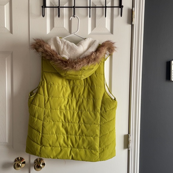 Chartreuse puffer jacket - Picture 3 of 4